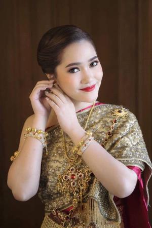 ชุดไทยเจ้าสาว ชุดไทยจักรพรรดิ์ เช่าที่แบมบี้ เวดดิ้ง ห้วยขวาง
